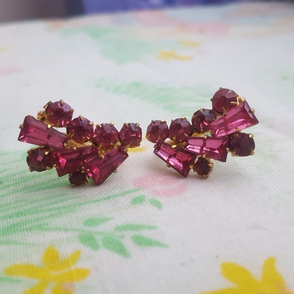 🌙1930's ArtDeco Pink CzechGlass Screwback Earrings - Picture 5 of 13